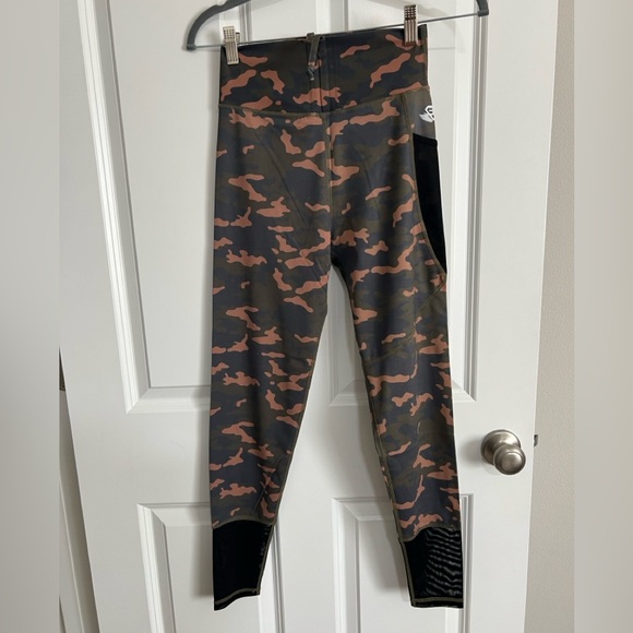 Engineered life Leggings - Picture 1 of 2